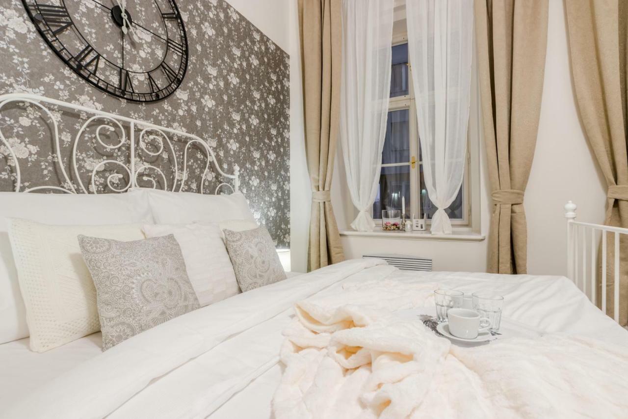 Prague Apt Near Charles Bridge By Michal&Friends エクステリア 写真